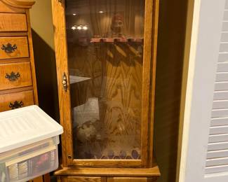 Gun Cabinet w/ Frosted Duck Glass (6 Gun Capacity)