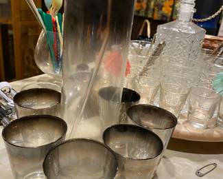 Mid Century Dorothy Thorpe Cocktail Set