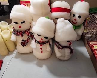 Family of snowmen