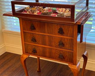 Three drawer chest server