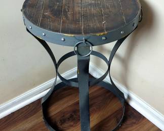 Chateau Laurent Barrel Top Side Table, 22" X 16"