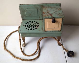 Vintage Salesman Sample Electric Stove/Oven, 8" x 8.25" x 4.75"