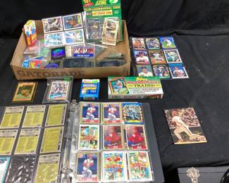 ASSORTED BASEBALL CARDS, BINDER OF PETE ROSE, TOPPS, DONRUSS, KMART