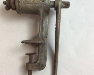 UNIVERSAL MEAT GRINDER