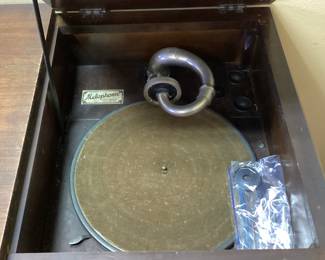 NATIONAL MELOPHONIC THE MASTER PHONOGRAPH