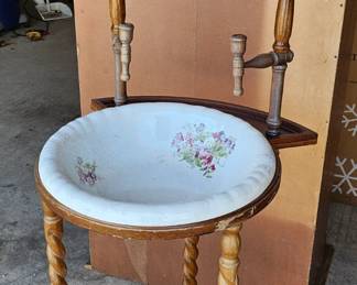 antique wash basin stand with pitcher, no mirror