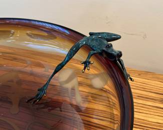 Frog sculpture by artist: Tim Cotterill