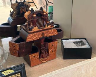 Hand Carved Jewelry Box by Po Shun Leong 