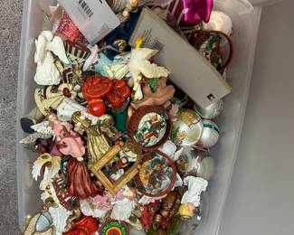 DECORATIVE CHRISTMAS ITEMS.