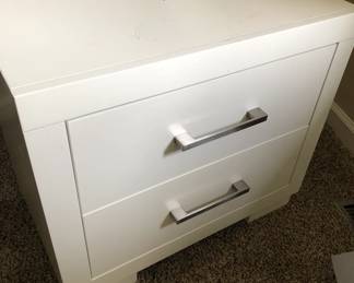 NIGHTSTAND PART OF QUEEN BEDROOM SET
