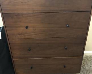 DRESSER FOR CHEST OF DRAWERS