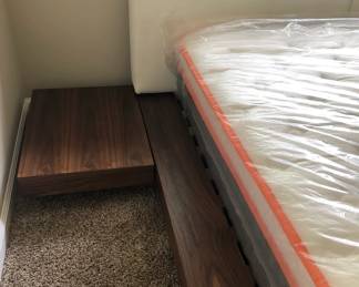 PLATFORM BED WITH QUEEN NEW MATTRESS