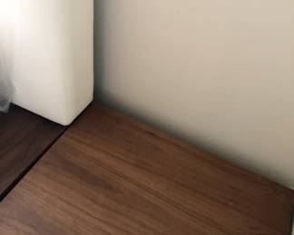 SIDE OF PLATFORM BED