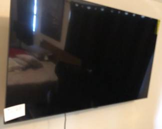 55 INCH TV WITH MOUNT