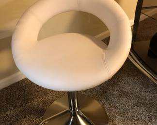 PAIR OF BAR STOOLS WITH MATCHING BAR