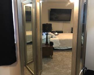 TRI FOLD MIRROR