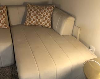 SECTIONAL SIDE WITH CHAISE LOUNGE