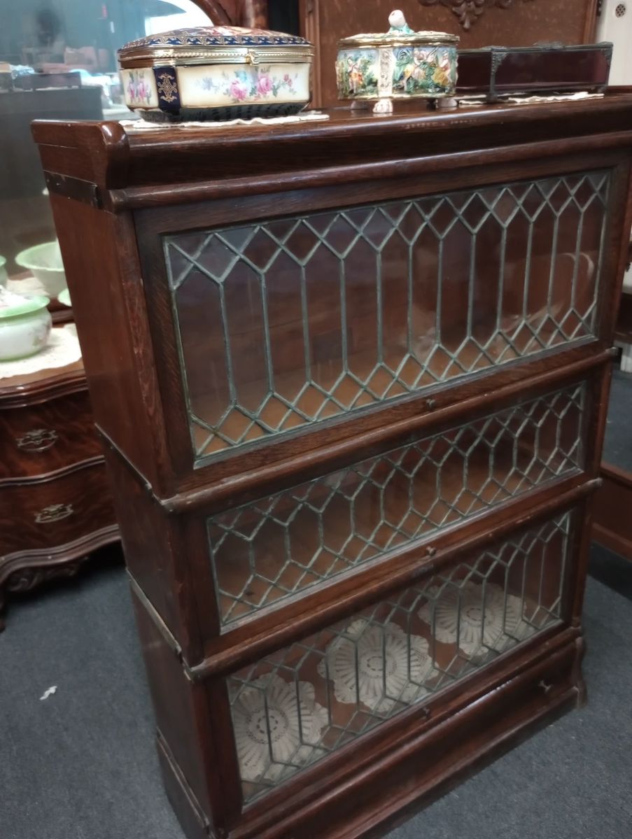 LEADED GLASS LAWYERS CASE
