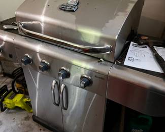 CHAR BROIL COMMERCAL BBQ PROPANE GRILL