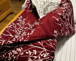 NEW BEDDING KING COMFORTER SET