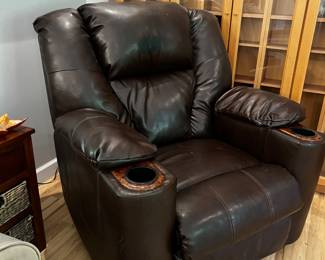 ASHLEY POWER RECLINER WITH CUP HOLDERS