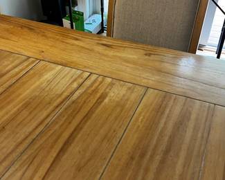 $850 FOR IMMEDIATE PURCHASE! 
LIBERTY FURNITURE HARBOR VIEW TRESTLE DINING TABLE WITH 6 CHAIRS & 2 LEAFS.
** PLEASE MESSAGE or CALL FOR ADDITIONAL PHOTOS, CONDITION & PAYMENT OPTIONS 817-851-4177