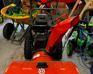 HUSQVARNA SNOW THROWER