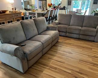 $1000 EACH FOR IMMEDIATE PURCHASE 
MOTION POWER RECLINING SOFA (2)  BEST CHAIR COMPANY
NORMAL AVERAGE WEAR
** PLEASE MESSAGE or CALL FOR ADDITIONAL PHOTOS, CONDITION & PAYMENT OPTIONS 817-851-4177
