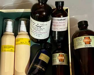 TONS OF ESSENTIAL OILS!! ALL SIZES, MORE NOT PICTURED