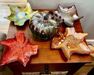 HOLIDAY FALL GLASS LEAFS AND PUMPKINS