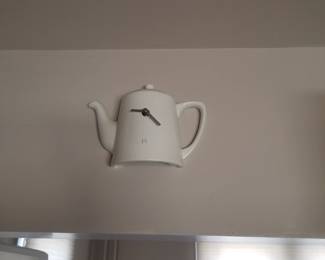 Teapot wall cock