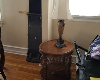 End table; table lamp