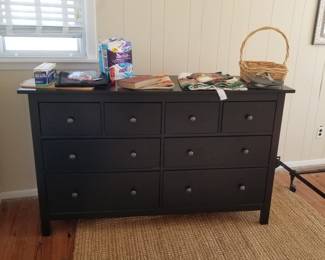 8-drawer dresser