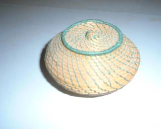 small basket with lid