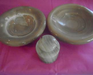 Onyx bowls and press