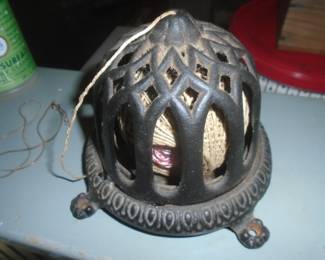 cast iron string holder