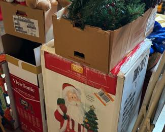 Christmas figures, stuffed animals