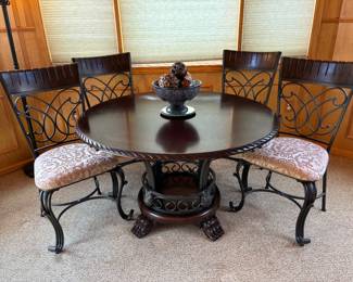 Absolutely elegant dining or sun room table and chairs