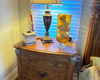 1 of 2 matching night stands, lamp. matching vases