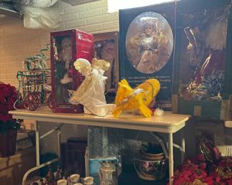 Holliday decor, folding tables