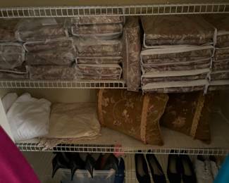 Linens, sheets