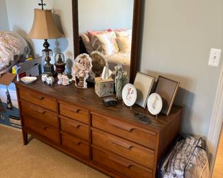 Beautiful mid century modern dresser with detachable mirror