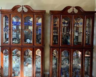 2 stunning display cabinets (each in 2 pieces with tap the hinge to light feature)