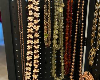 Jewelry, necklaces