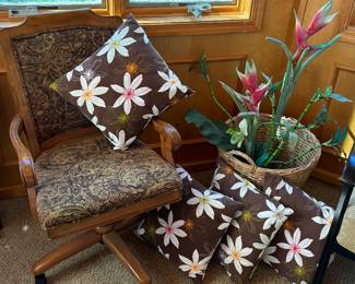 3 matching chairs (2 still brand new in the boxes), pillows