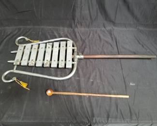 Lot # : 111 - Vintage metal glockenspiel