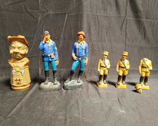 Lot # : 383 - Group of military figures etc