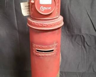 Lot # : 333 - Metal gasoline pump model