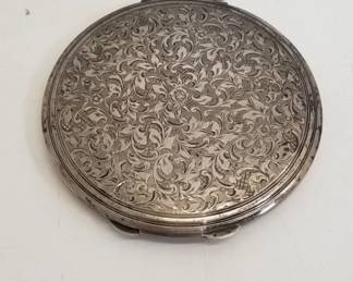 Lot # : 388 - Sterling silver vintage etched compact