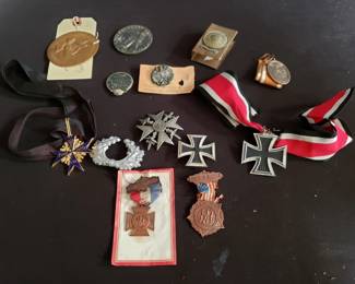 Lot # : 404 - Group of vintage German medals from WWII